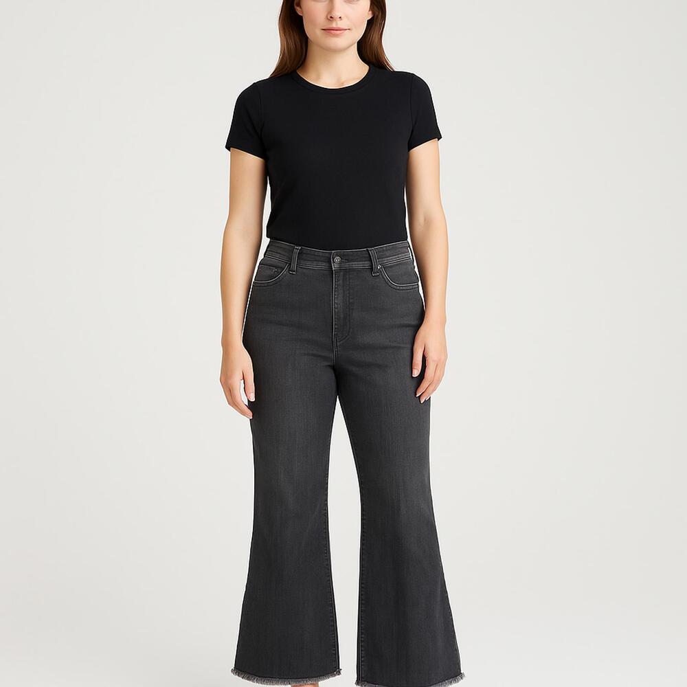 Chico’s 2.5R / US 14R Wide Leg Frayed Hem Jeans — Black Wash, NWT